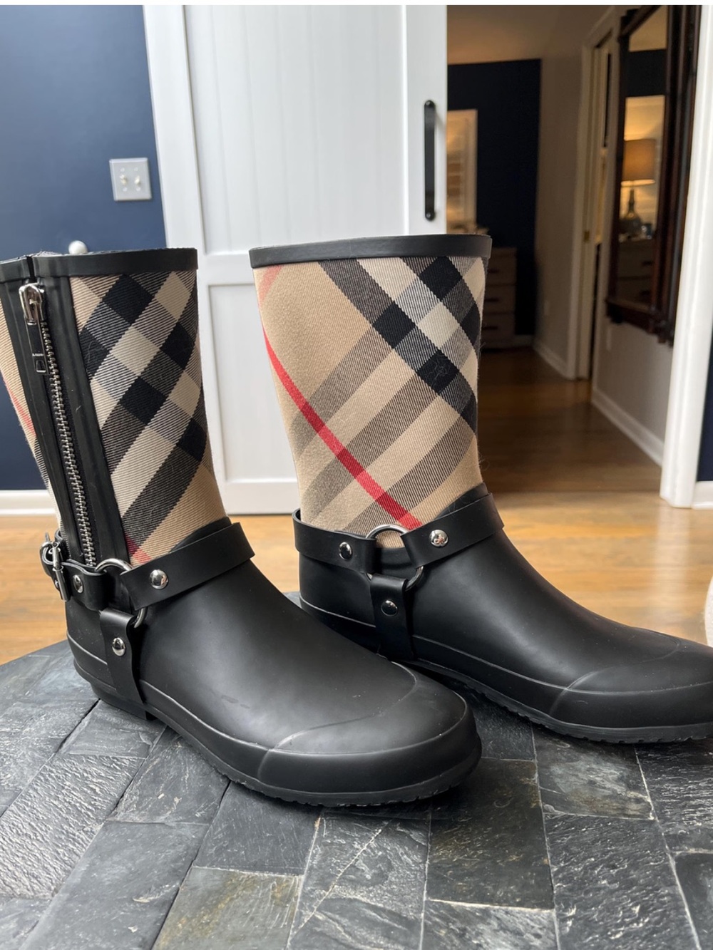 Burberry rain ankle boots size 9.5 - Picture 1 of 1